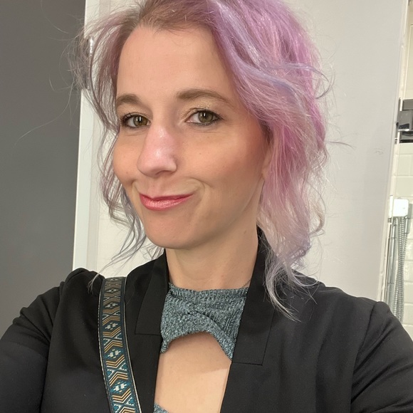 Meet your Posher, Echoe - Picture 1 of 1